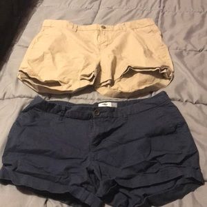2 Old Navy shorts, size 14 CAD. Pay 1 price for 2